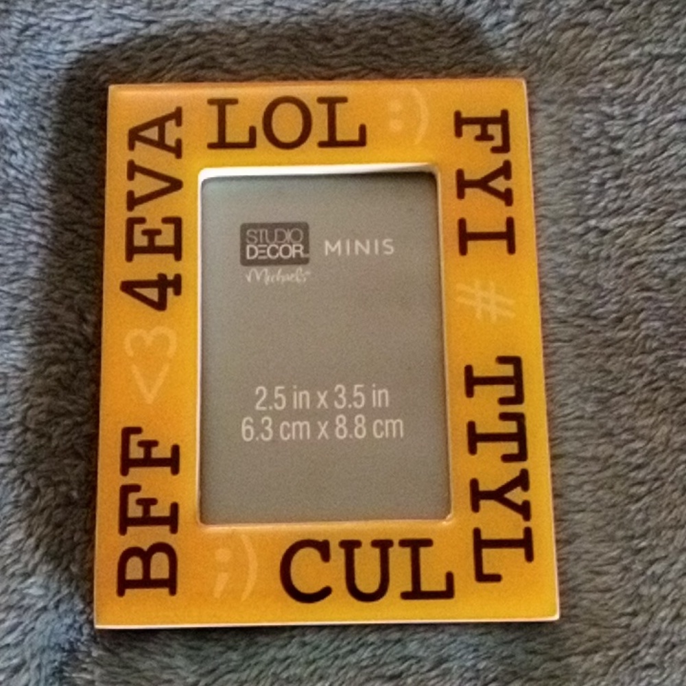 (BFF - 4EVA - LOL - FYI - TTYL - CUL) LIL PICTURE FRAME
